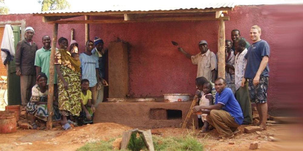 Built_by_Florian_Knaus_engineer_without_frontiers_in_Tansania_2013