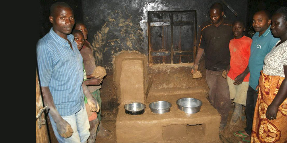 Built_by_the_stove_fitters_of_Kantandililo_Tansania_2013_with_the_help_of_Florian_Knaus